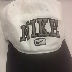 Nike cap, adjustable.
